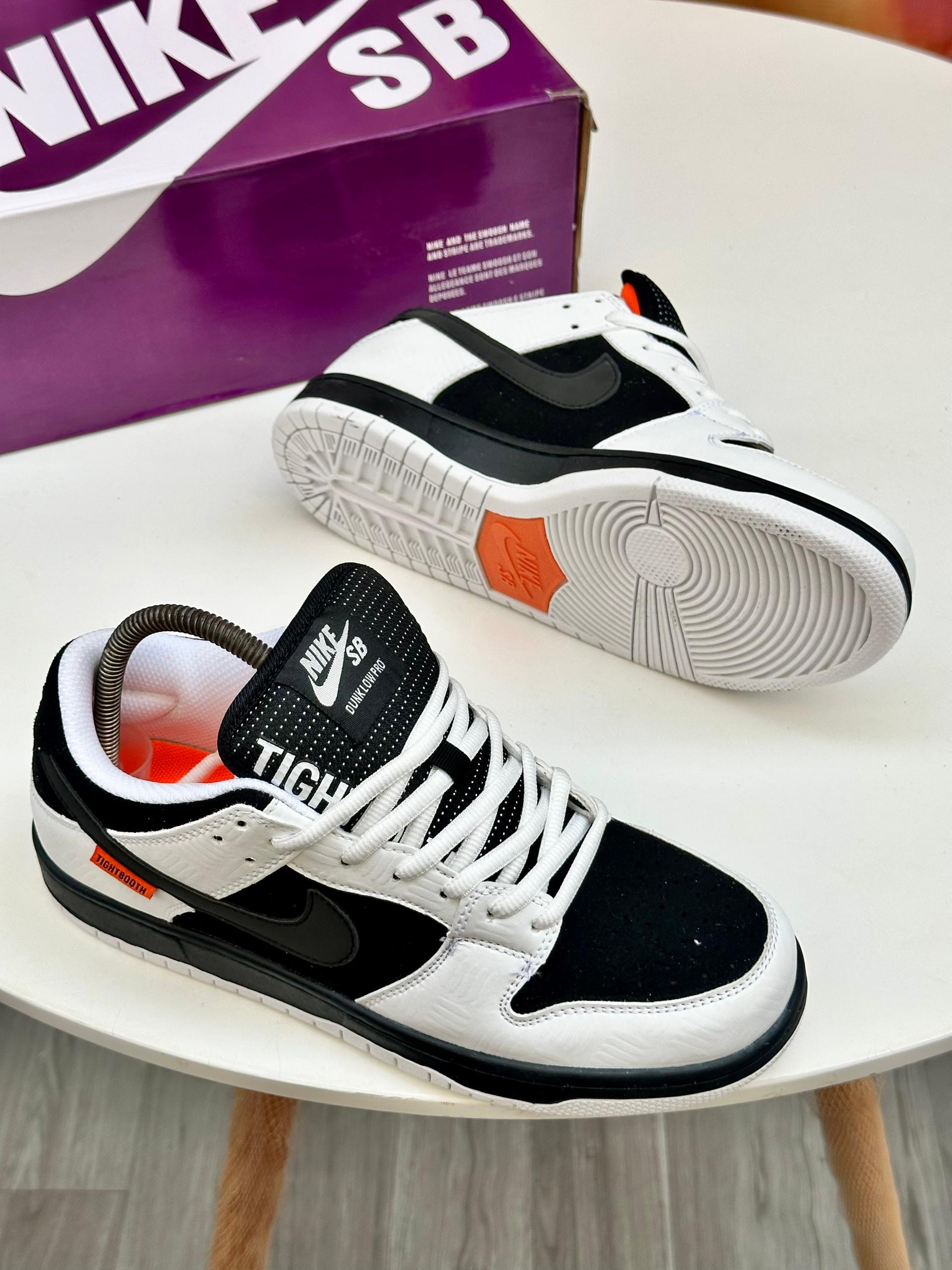 Nike SB Dunk Low “Tightbooth”